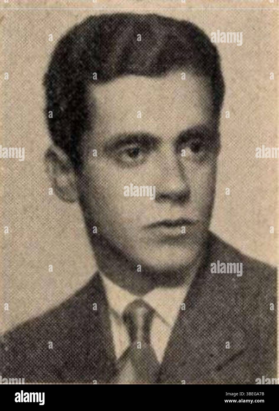 Solymos Péter (1910–2000), ein ungarischer Pianist und Klavierlehrer, ist auf diesem Foto von Aladár Székely aus dem Jahr 1936 zu sehen. Er wurde in Törökbecse geboren und wirkte sowohl als Performer als auch als Pädagoge zur ungarischen Klassik bei. Stockfoto