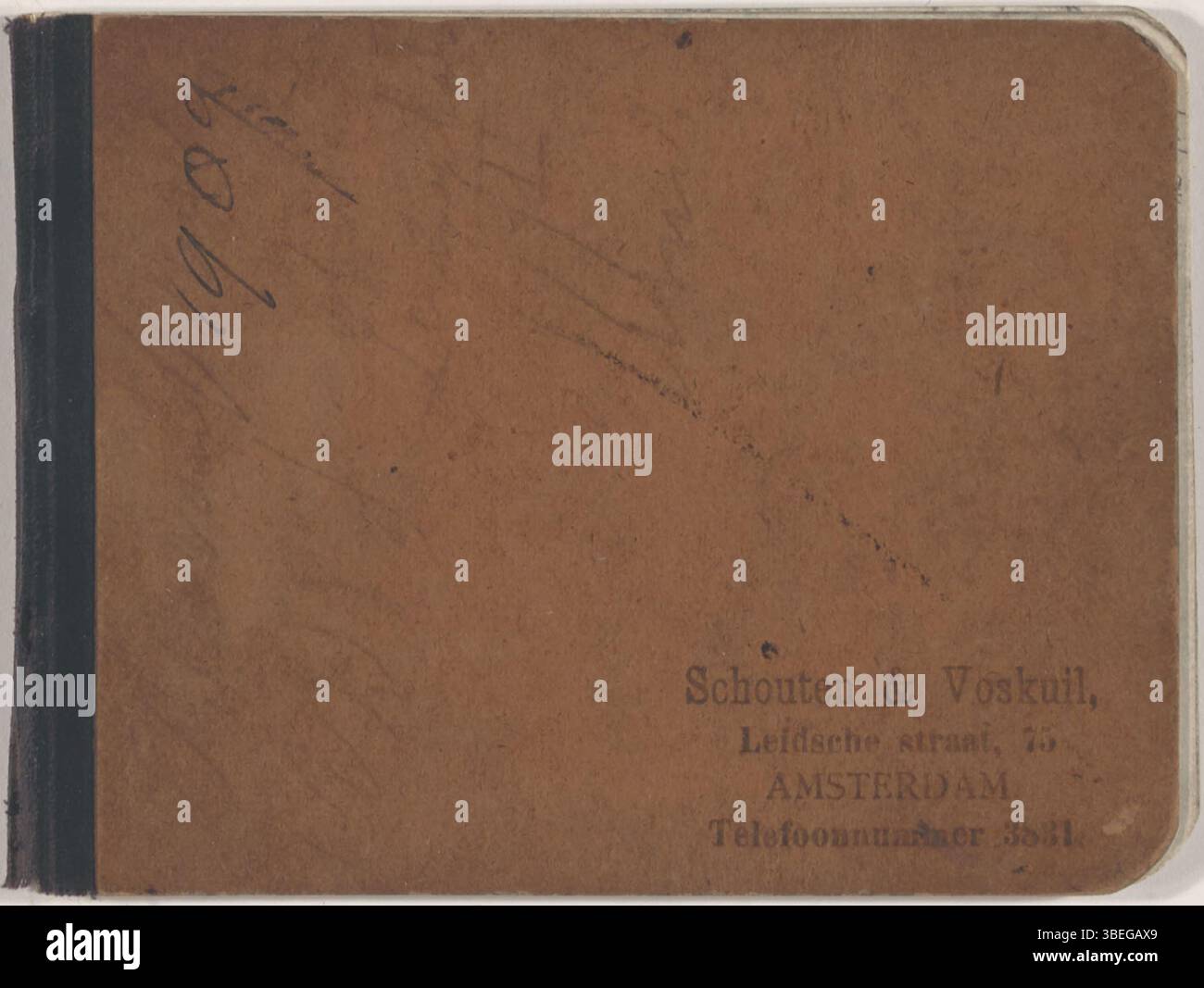 Das 1909 entstandene Skizzenbuch 37 von Theo van Doesburg enthält frühe Experimente mit geometrischer Abstraktion und zeigt die Grundlagen seines de Stijl Stils. Stockfoto