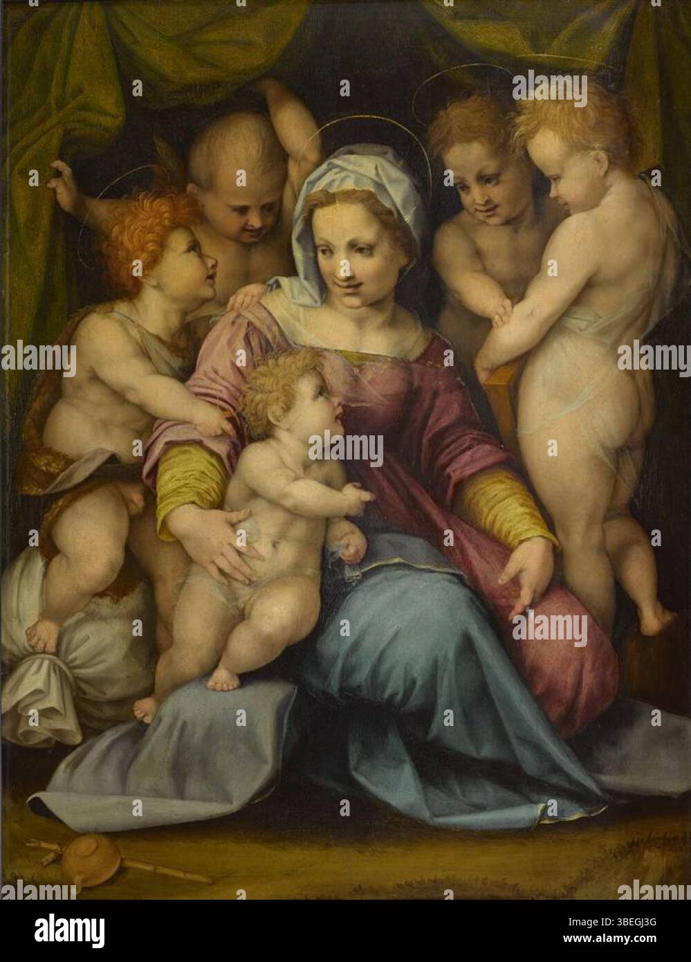Das Kunstwerk „die Madonna und das Kind mit dem Kleinkind Johannes und den Kindern“ ist ein Gemälde aus dem 16. Jahrhundert, das der Werkstatt von Andrea del Sarto, einem italienischen Renaissance-Künstler, zugeschrieben wird. Das Stück reflektiert Techniken der Renaissance bei der Darstellung religiöser Themen. Stockfoto