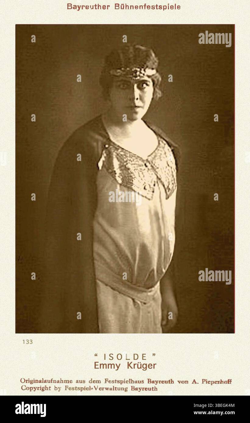 Dieses Foto aus dem Jahr 1927 zeigt die deutsche Sopranistin Emmy Krüger, die die Rolle der Isolde beim Bayreuther Festival spielt, einem renommierten Ereignis, das den Werken Richard Wagners gewidmet ist. Stockfoto