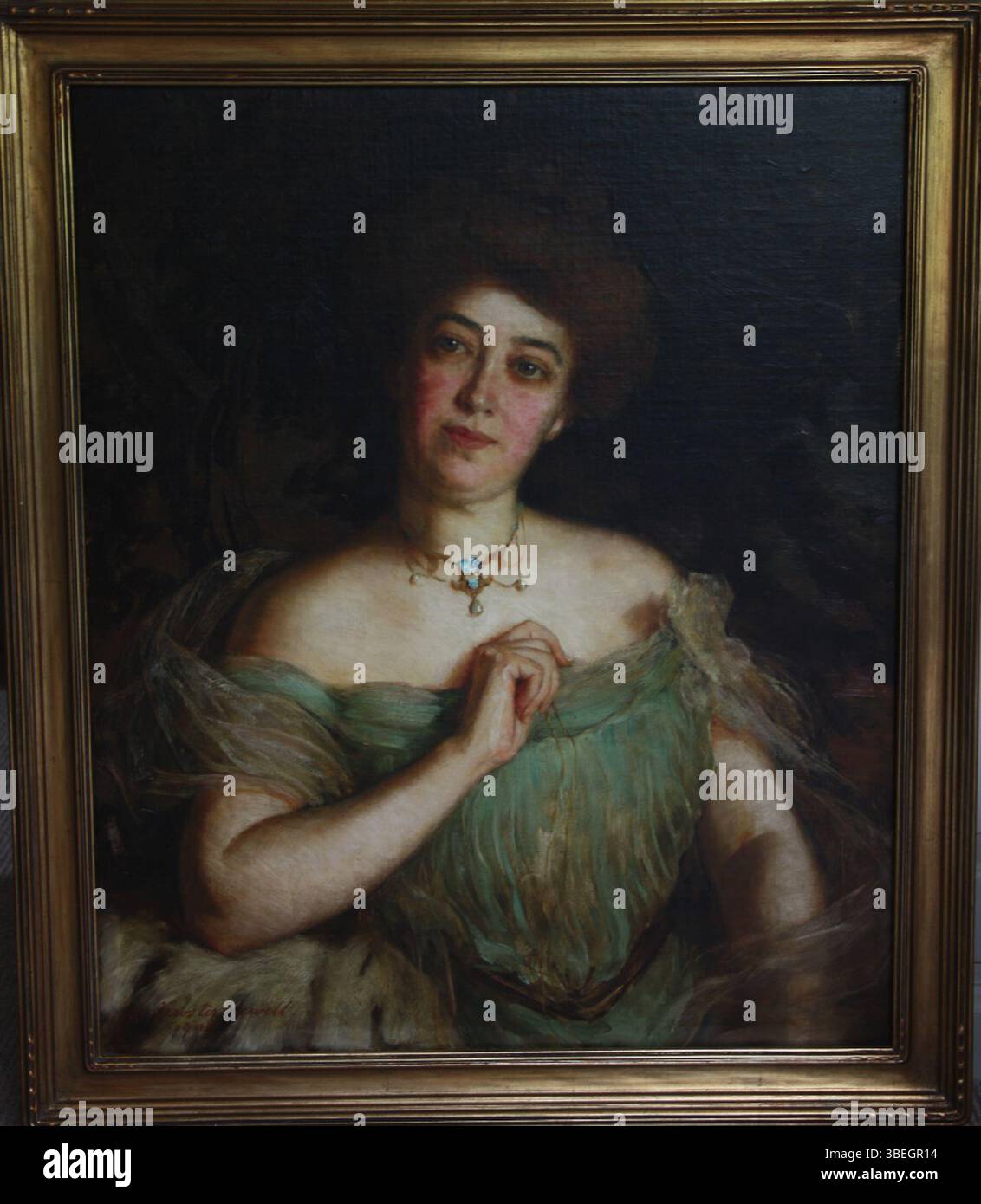 Dieses von Amanda Brewster Sewell im Jahr 1906 geschaffene Porträt zeigt Gertrude Christian Fosdick in Öl auf Leinwand. Das 25 x 30 cm große Werk zeigt Sewells raffinierte Technik, bei der die Persönlichkeit und Präsenz des Sitters auf raffinierte Weise erfasst werden. Stockfoto