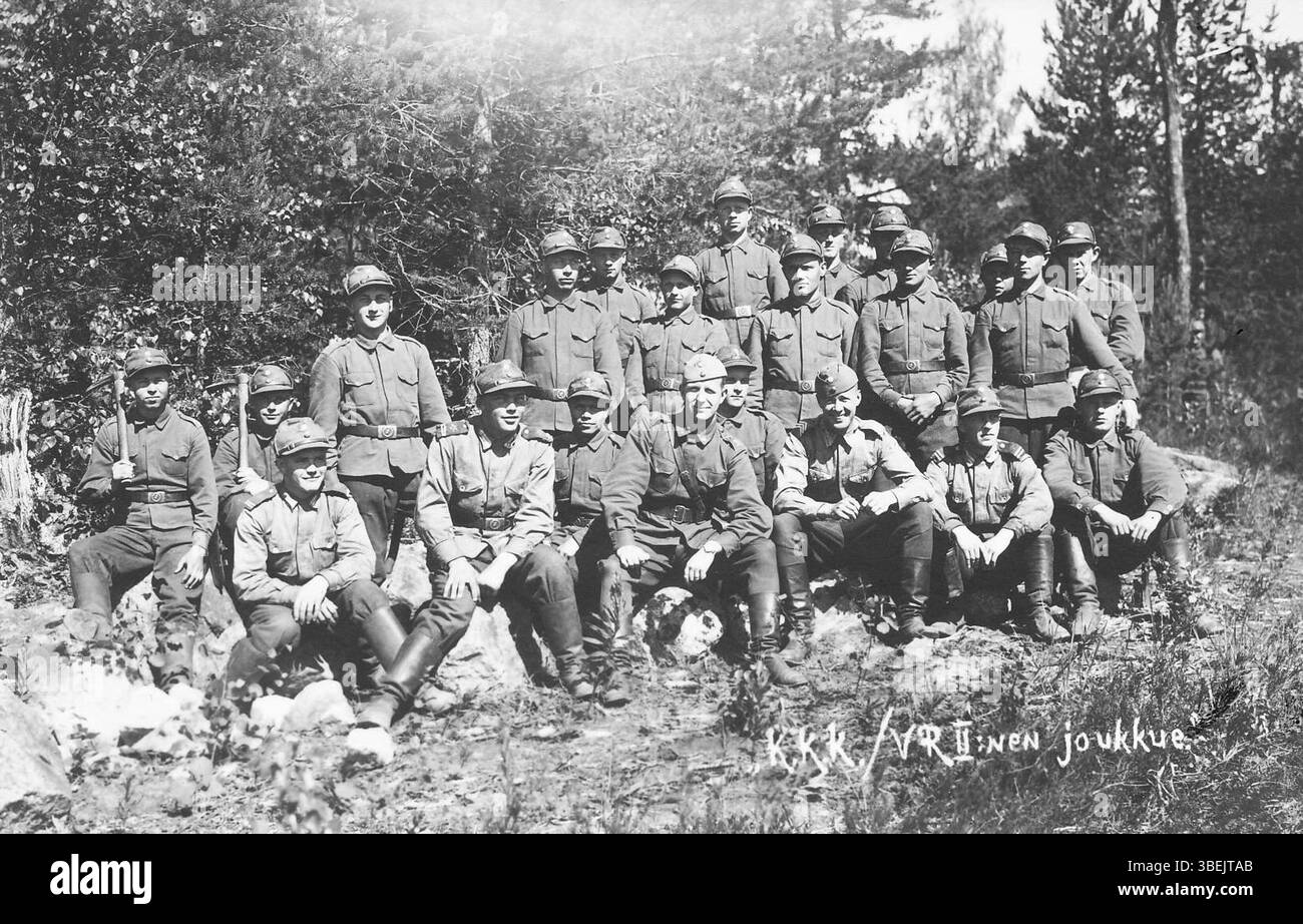Lauri Toikka, ein Unternehmensführer während des Fortsetzungskrieges, ist hier auf einem Foto zu sehen, das um den 1. November 1942 aufgenommen wurde und seine Rolle im Konflikt hervorhebt. Stockfoto