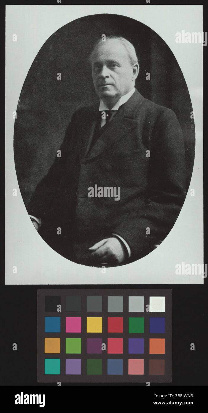 Diese Schwarzweiß-Fotografie aus der Zeit um 1911 zeigt Otto von Herff und zeigt eine prominente Persönlichkeit in der Fotografie des frühen 20. Jahrhunderts. Stockfoto