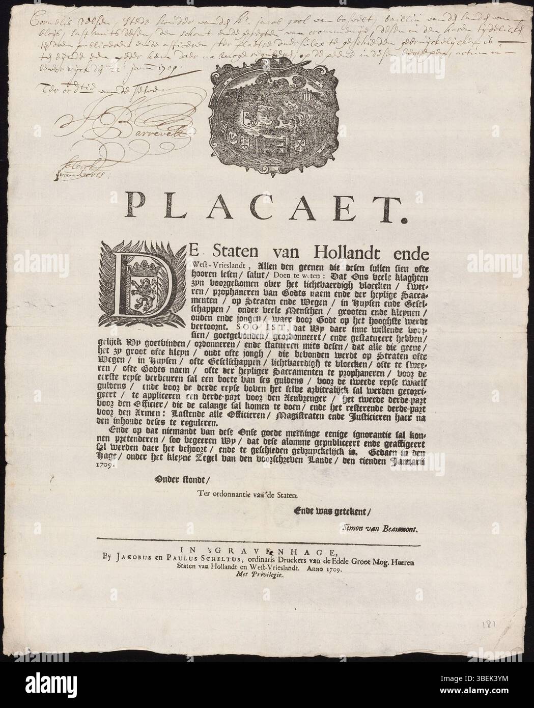 Diese 1709 von den Staaten Holland und Westfriesland erlassene Verordnung behandelt Beschwerden über die Profanität und verhängt Strafen für deren Anwendung. Sie spiegelt die sozialen und moralischen Anliegen der niederländischen Gesellschaft des frühen 18. Jahrhunderts wider. Stockfoto