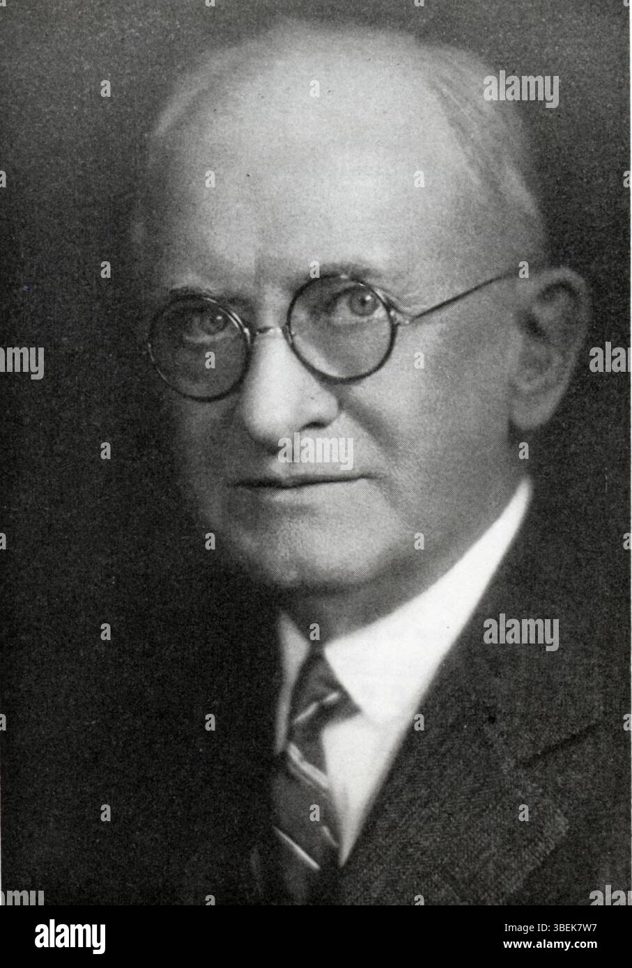Joseph Sweetman Ames war ein US-amerikanischer Physiker, der mit dem American Institute of Physics in Verbindung gebracht wurde. Seine Beiträge sind bemerkenswert, obwohl das genaue Datum dieses Fotos unbekannt ist. Stockfoto