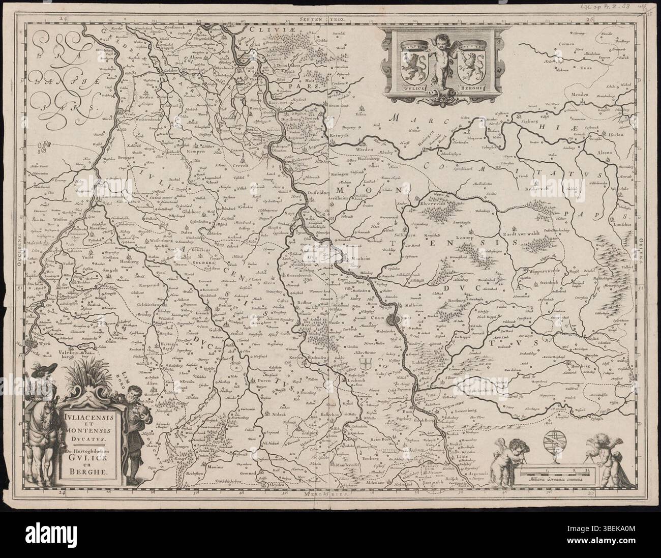 Diese 1635 von Willem und Johann Blaeu erstellte Karte zeigt die Herzogtümer Juliacensis und Montensis, die Teilen des heutigen Deutschland und der Niederlande entsprechen. Sie enthält eine Skala und ist mit den Wappen von Gulick und Berghe gekennzeichnet. Stockfoto