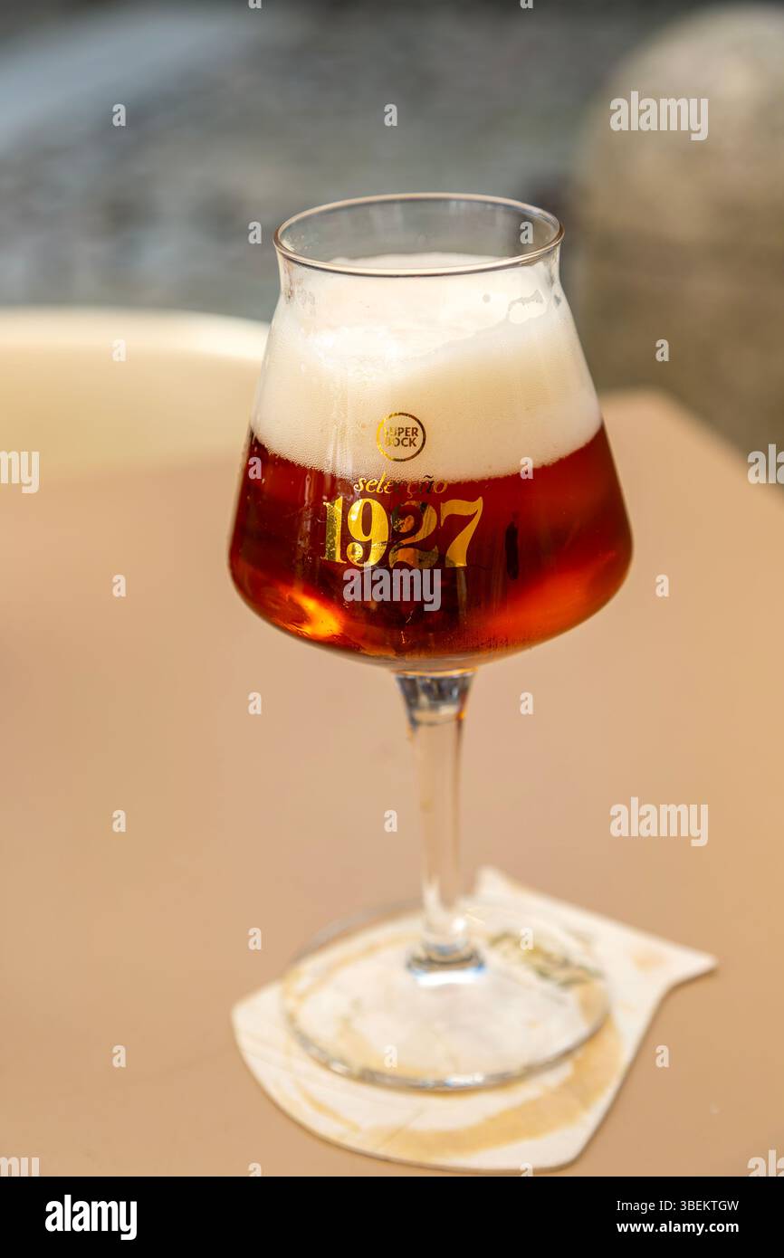 Ein Glas Super Bock 1927 Indian Pale Ale IPA Bier, Portugal Stockfoto