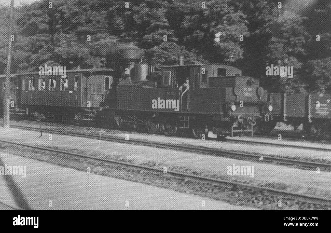 Foto der Lokomotive CSD 312 702, ursprünglich kkStB 265.02, aufgenommen in Ceská Kamenice am 22. April 1939. Dieses Bild ist Teil der Sammlung W. Umlauft. Stockfoto