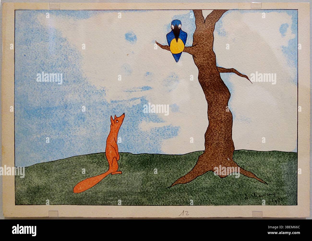 Dieses Aquarell- und Tintenstück von Léopold Chauveau aus dem Jahr 1921 illustriert die Fabel von *die Krähe und der Fuchs* und verwendet lebendige Farben und feine Details, um die klassische Geschichte auf Pergament zum Leben zu erwecken. Stockfoto