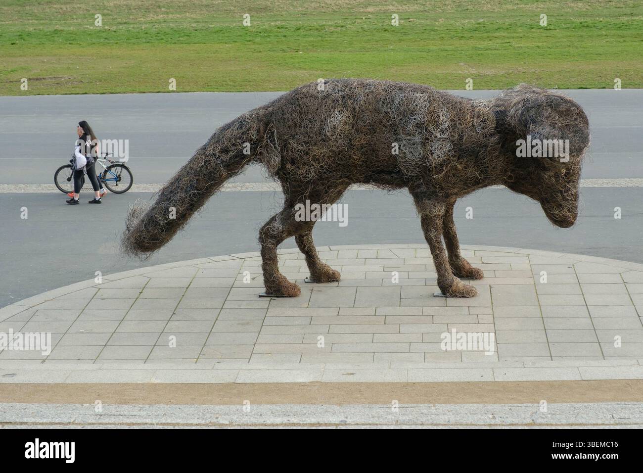 Skulptur Vulpes Gott aus Prag am Elbufer in Dresden Stockfoto