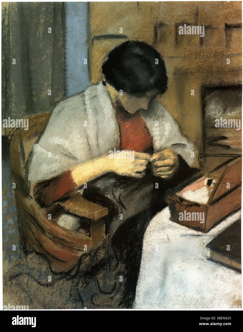 „Elisabeth Gerhardt Nähend“ von August Macke zeigt eine Frau im Sitzen, fokussiert auf das Nähen. Macke fängt den ruhigen und dennoch intimen Moment mit sanften Farbtönen und präziser Komposition ein. Stockfoto