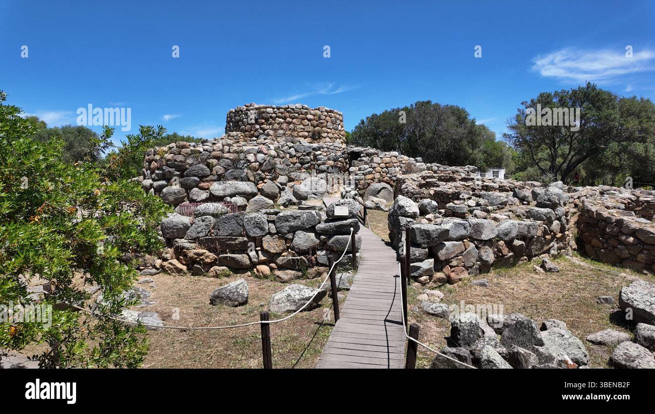 Archäologische Stätte von Nuraghe La Prisgiona. Arzachena - Insel Nord Sardinien. Italien Stockfoto