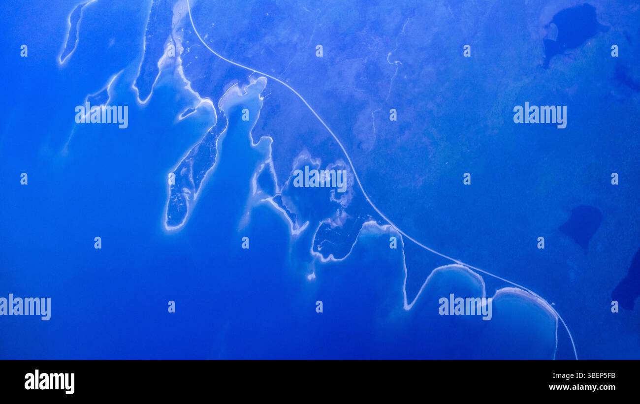 Luftaufnahme einer abgelegenen Straße im hohen Norden von Quebec östlich von Hudson's Bay Stockfoto