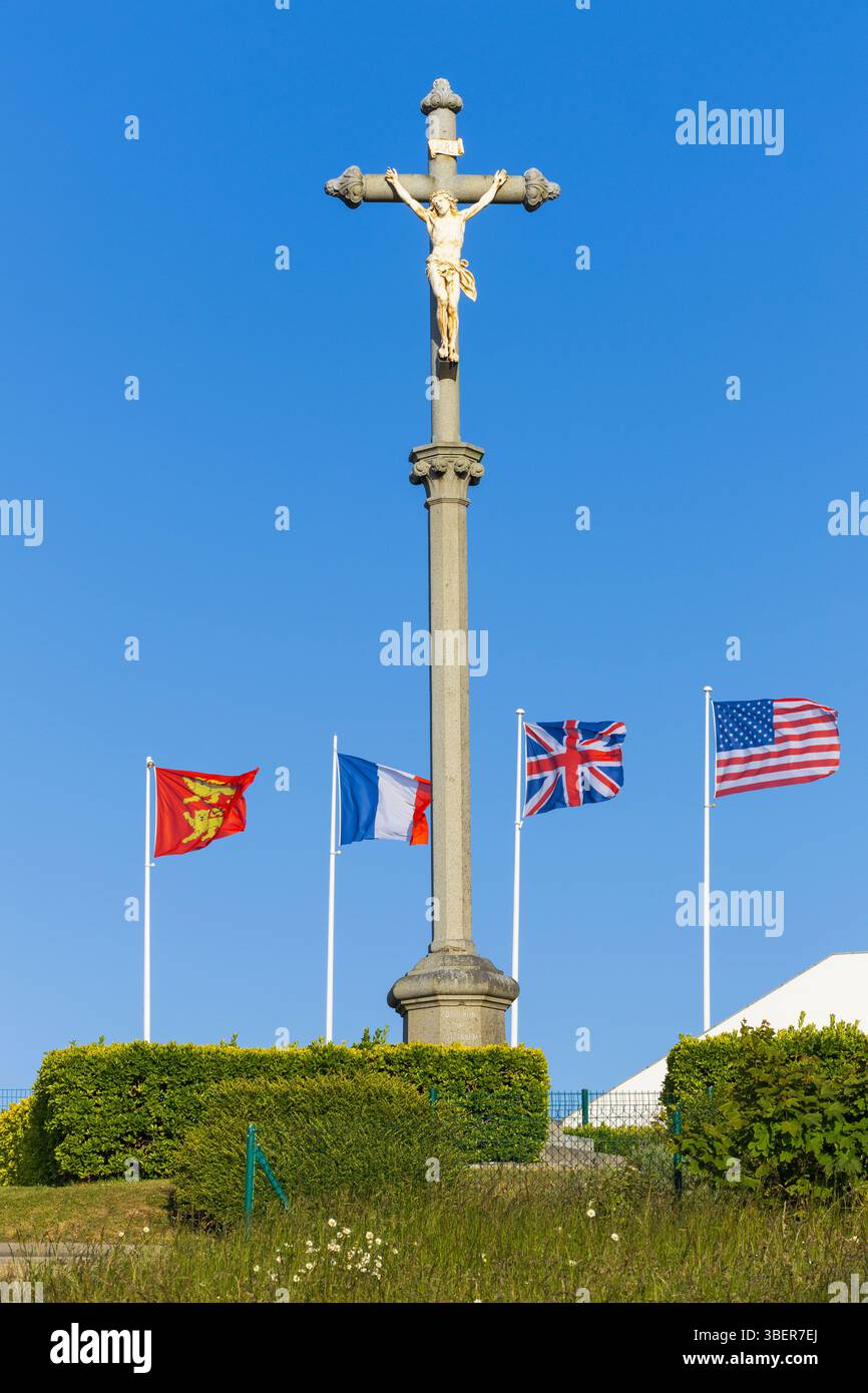 Gedenkdenkmal für die Soldaten, die am 6. Juni 1944 am Gold Beach starben) in Arromanches-les-Bains (Calvados) in der Normandie, Frankreich Stockfoto