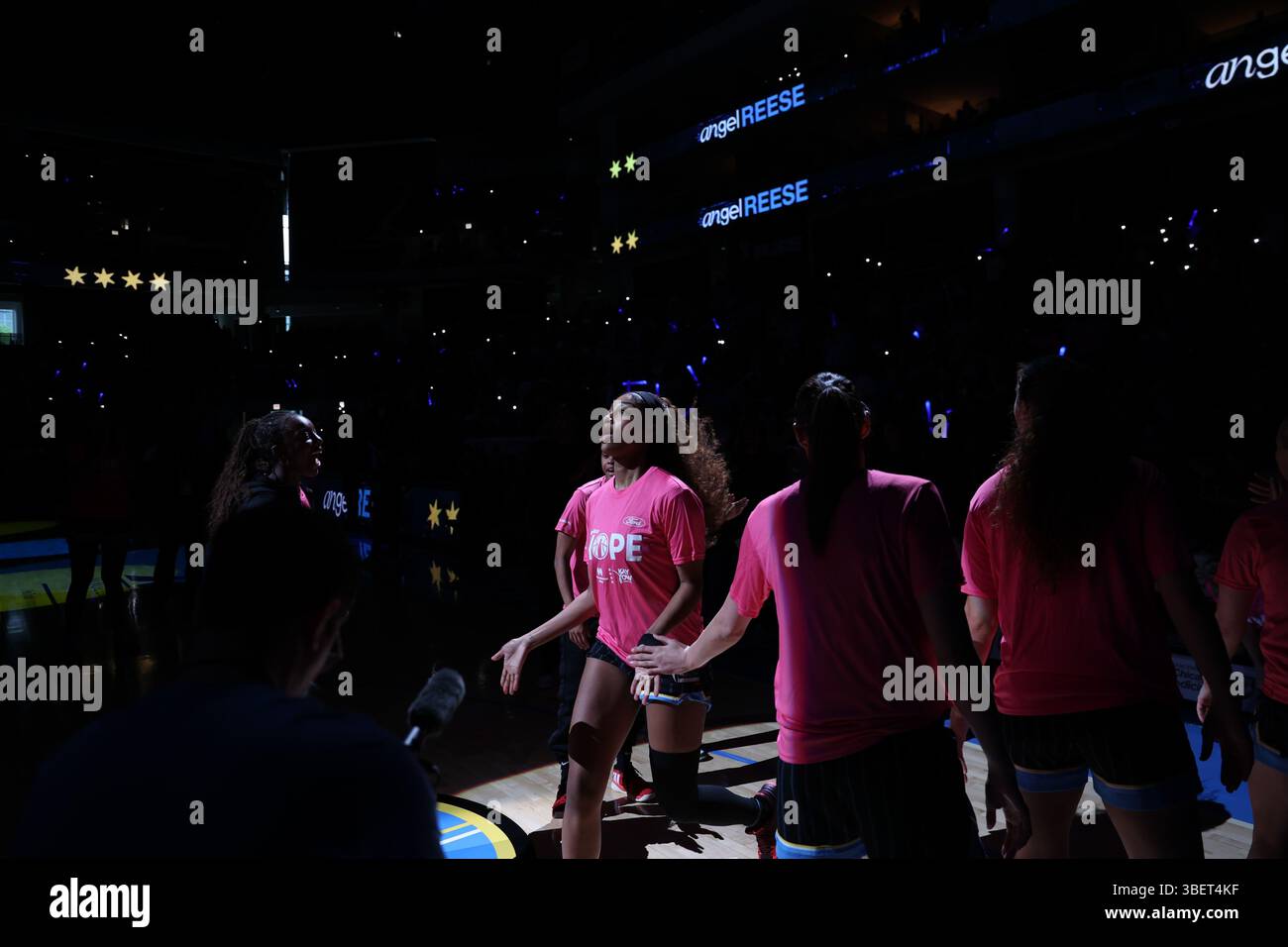 Chicago, USA. Mai 2025. Chicago, USA, 29. Mai 2025: Angel Reese (5 Chicago Sky) wird vor dem Spiel zwischen den Chicago Sky und den Dallas Wings am Donnerstag, 29. Mai 2025 in der Wintrust Arena, Chicago, USA, vorgestellt. (KEINE KOMMERZIELLE NUTZUNG) (Shaina Benhiyoun/SPP) Guthaben: SPP Sport Pressefoto. /Alamy Live News Stockfoto