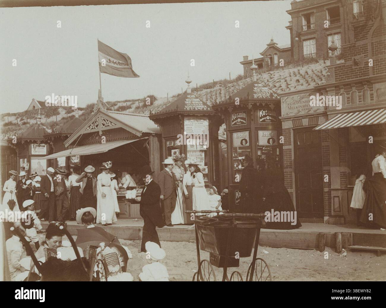 Scheveningen, Jong, Willem de, am Strand von Scheveningen, Foto, Fotos, Höhe mm, Breite mm, 1864 - 1918, Fotograf, 1900 - 1900, Kollodiumdruck bei Tageslicht Stockfoto