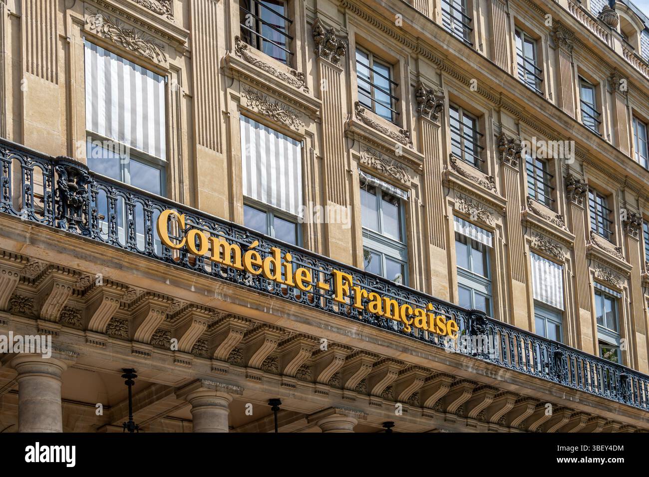 Fassade der Théâtre de la Comédie-Francaise, auch bekannt als Théâtre-Francaise oder Le Francaise, eine französische öffentliche Kulturinstitution, die 1680 gegründet wurde Stockfoto