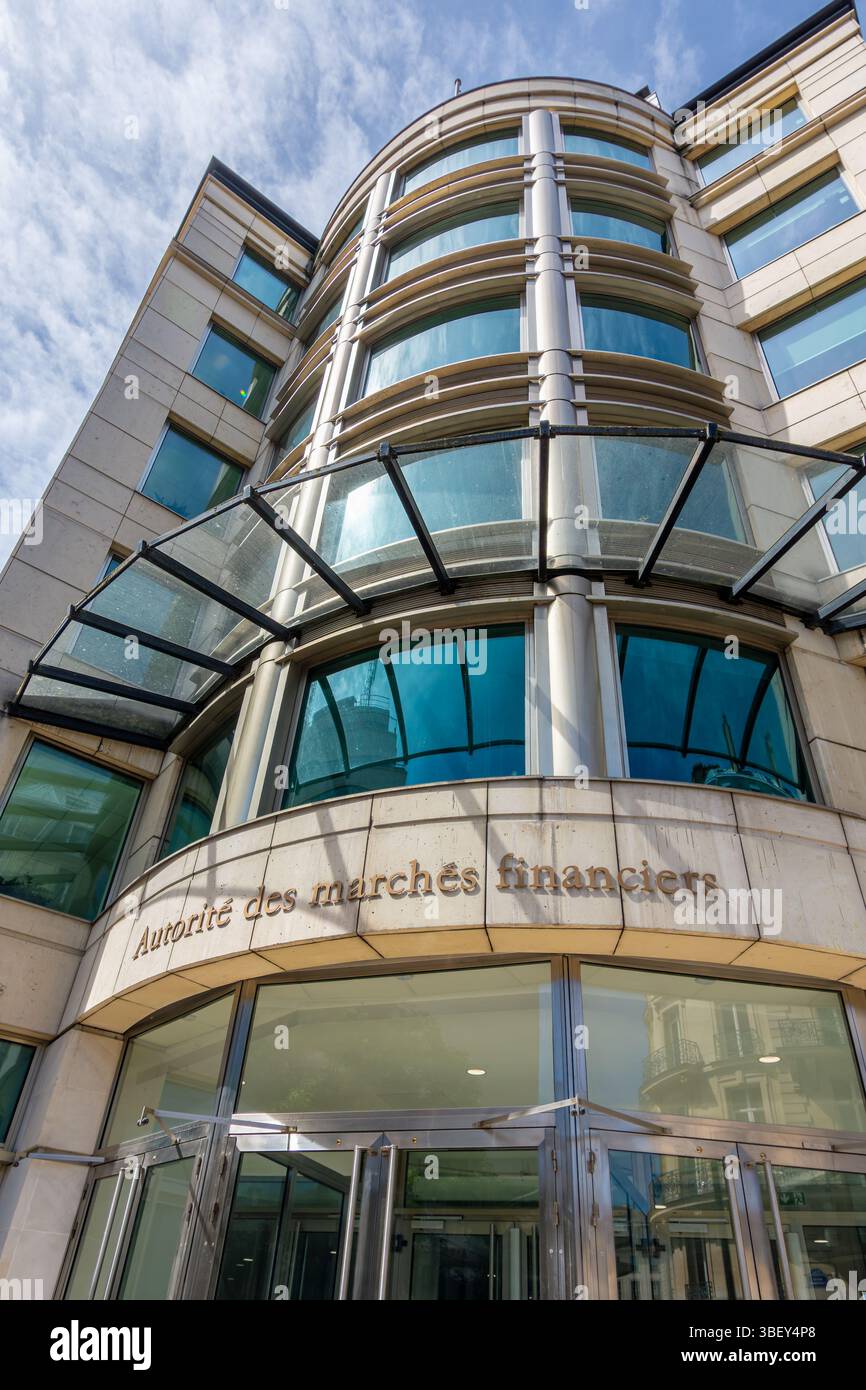 Fassade des Hauptsitzes der Autorité des Marchés Financiers (AMF), der für die Regulierung der Finanzmärkte zuständigen französischen Verwaltungsbehörde Stockfoto Fassade des Hauptsitzes der Autorité des Marchés Financiers (AMF), der für die Regulierung der Finanzmärkte zuständigen französischen Verwaltungsbehörde Stockfoto