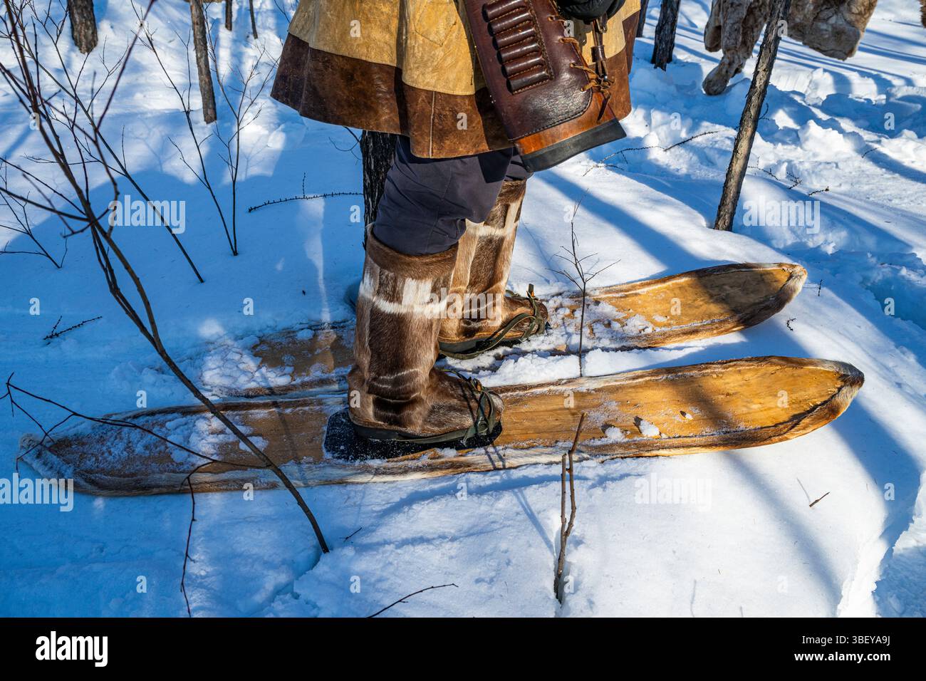 Schneeschuhe der alten Schule, Tura, Region Krasnojarsk, Staat Evenki, Russland Stockfoto