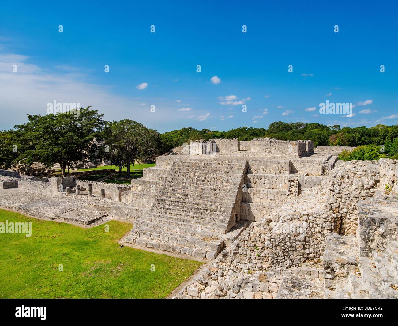 Große Akropolis, Edzna Archäologische Stätte, Campeche State, Mexiko Stockfoto