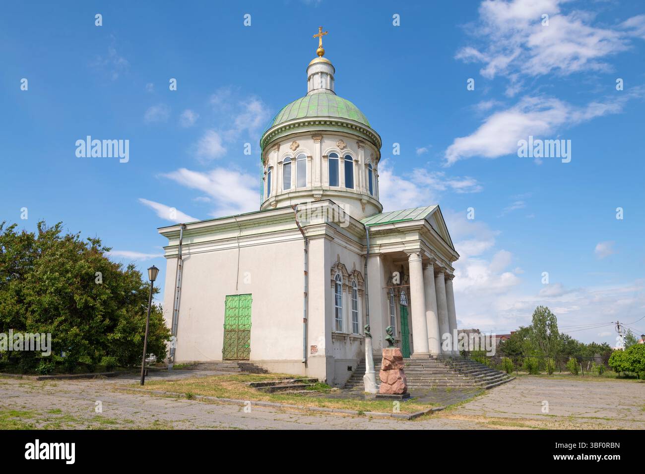 Die antike Surb Khach Kirche (Heilig-Kreuz-Kirche) an einem sonnigen Maitag. Rostow am Don, Russland Stockfoto