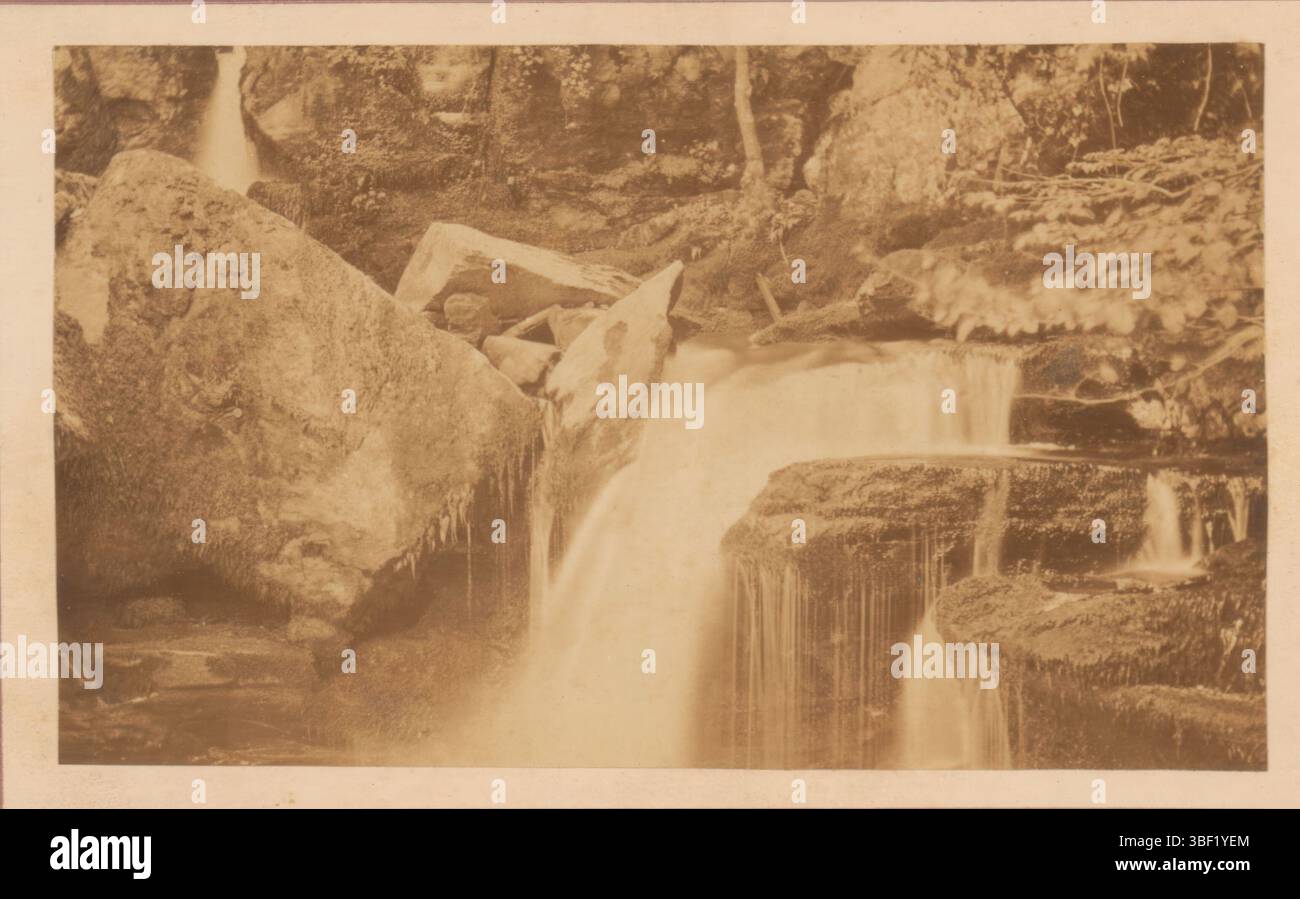 The North Devon Handbook: Being a Guide to the Topography and Archäology, and an Introduction to the Natural History of the District, Hrsg. by George Tugwell, the North Devon Handbook: Being a Guide to the Topography and Archäology, recto eerste schutblad - Handschrift, Book, Photos, photographic Illustrated Books, NOV/1993, Frontplatte innen – Handschrift, 1/6, £ 11, Höhe 167 mm, Breite 116 mm, Dicke, 32 mm Stockfoto