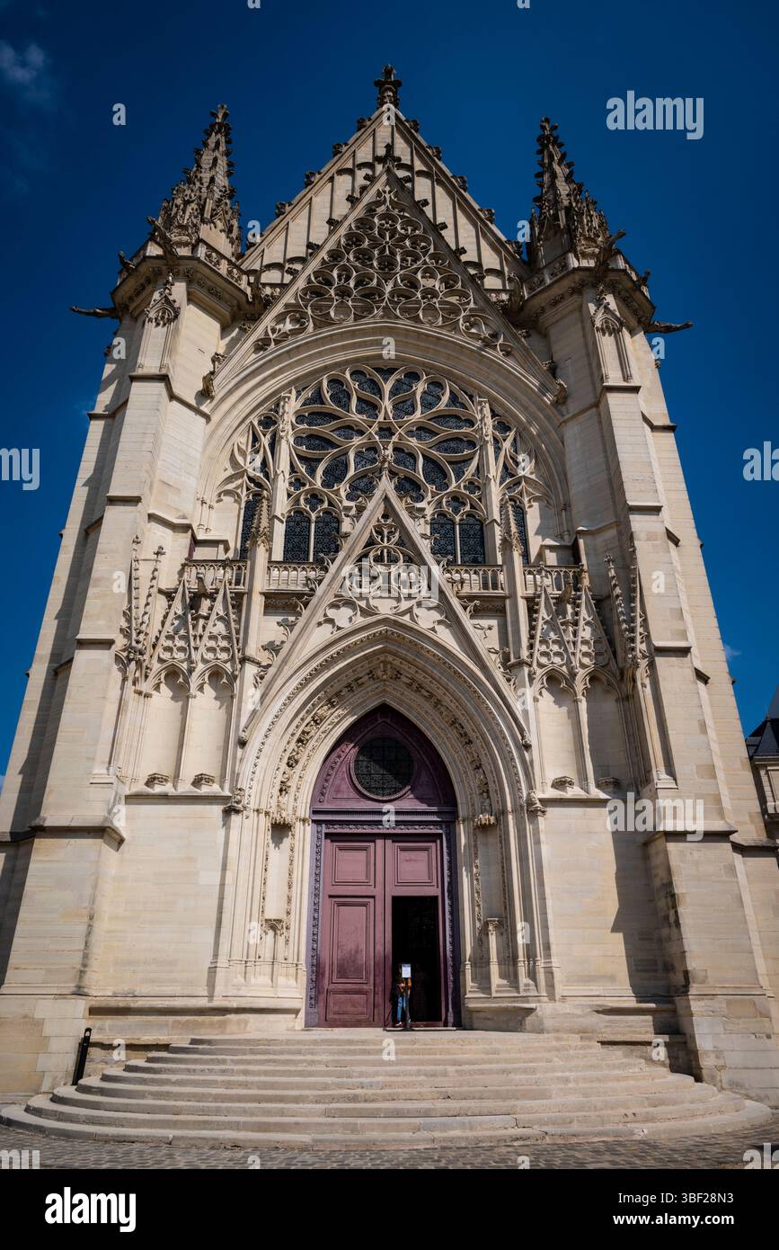 Westfront von Sainte-Chapelle de Vincennes, Château de Vincennes, Paris, Frankreich Stockfoto