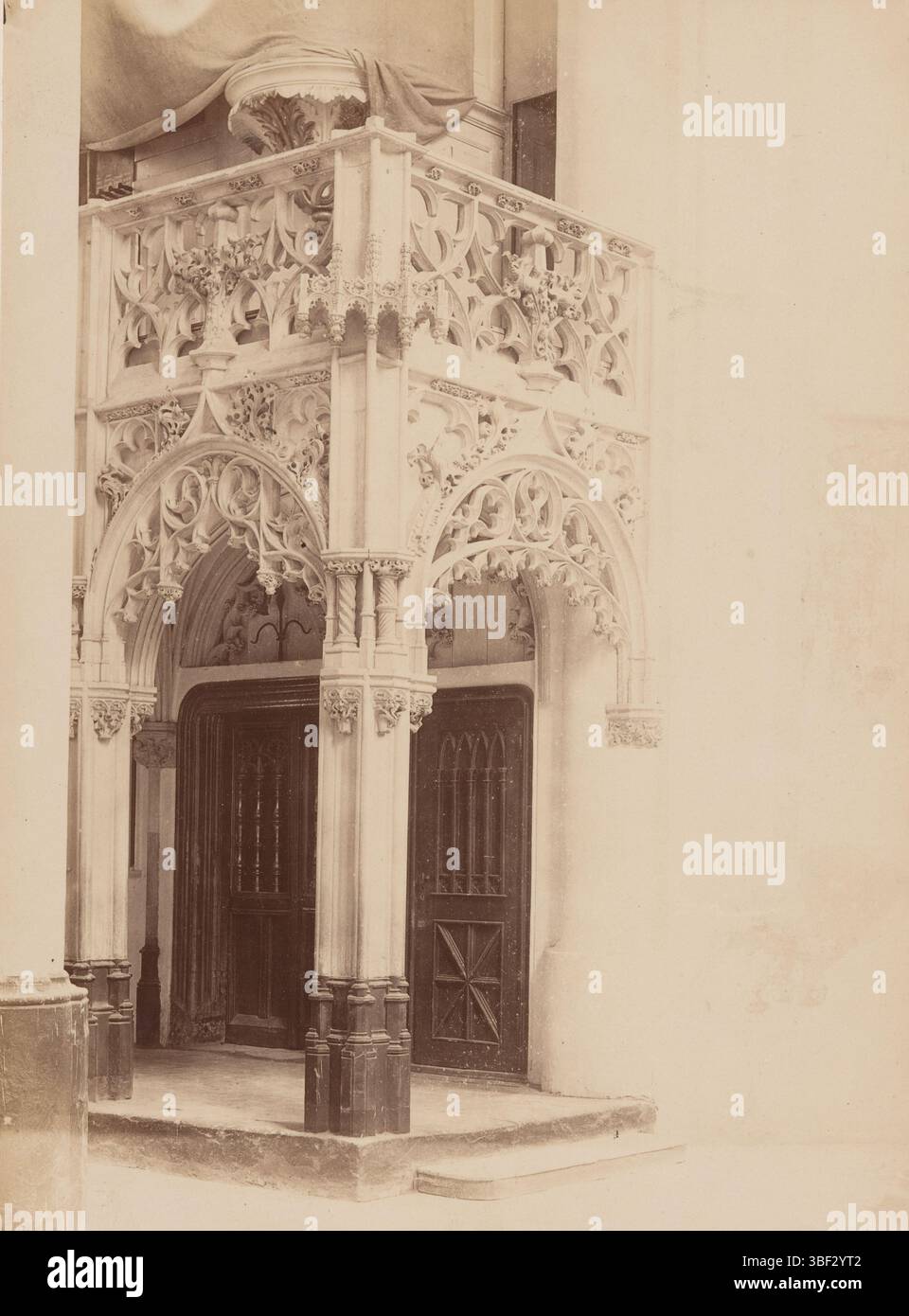 Sint-Joriskerk, anonym (Monumentzorg), Innenraum des St.Joriskerk in Amersfoort, verso - handschriftlich, Foto, Fotos, Topographie, Amersfoort, Recto - handgeschrieben, Amersfoort S. Joriskerk Juli/ mit dem Ort, an dem im September 1891 ein Wandbild gefunden wurde, Höhe 231 mm, Breite 171 mm, Fotograf, 1891 - 1891, Fotopapier, Fotopapier, Karton, Albumendruck, Albumindruck Stockfoto