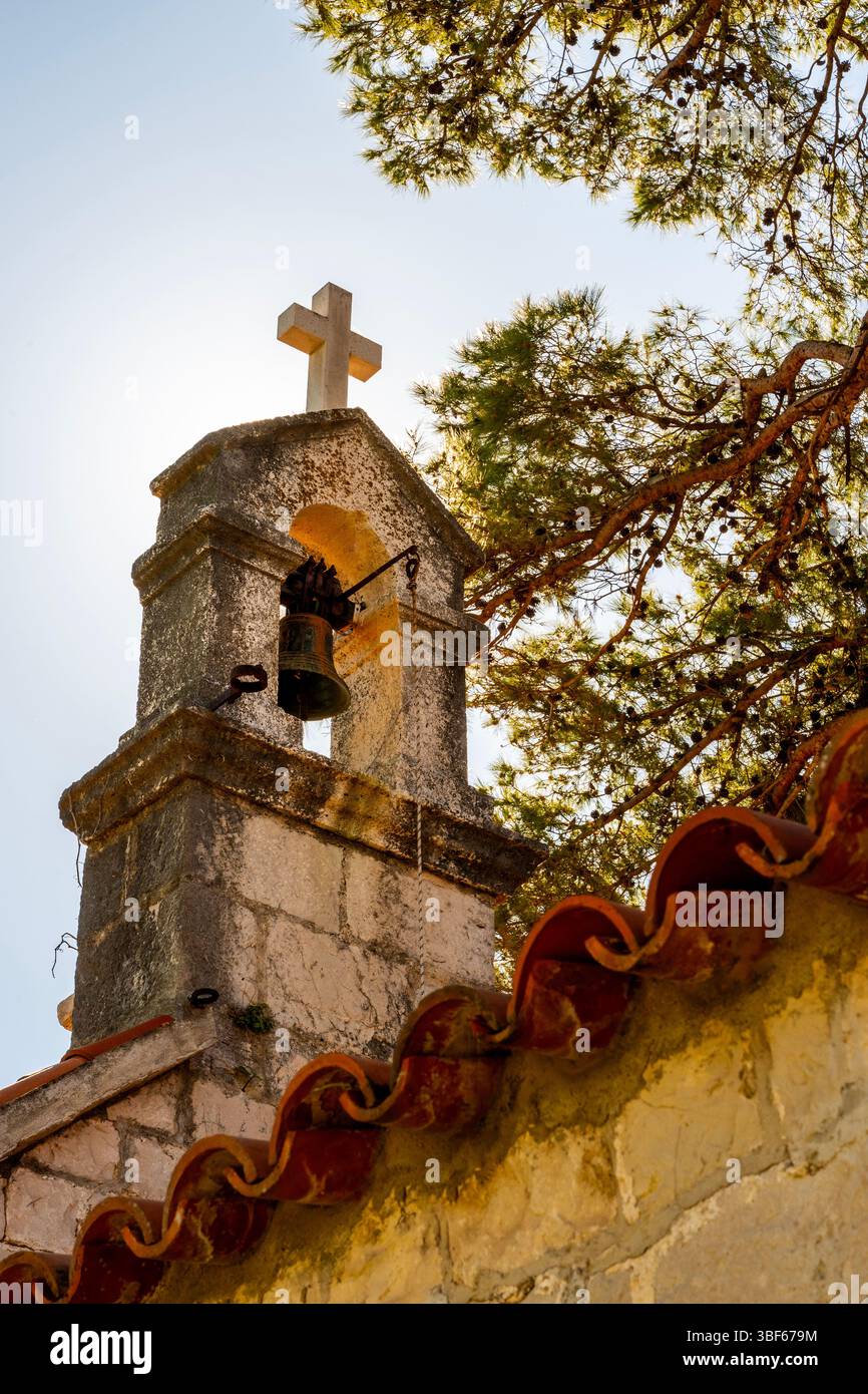 Kleiner Glockenturm in der Kaštelet-Crikvine-Kapelle in Split, Kroatien. Stockfoto