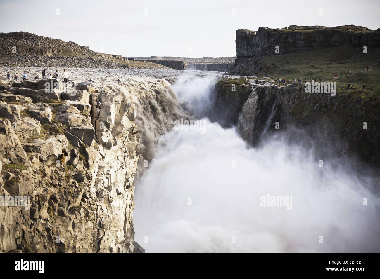 Wasserfall Dettifoss in Island bei bedecktem Wetter. Horizontalen Schuss Stockfoto
