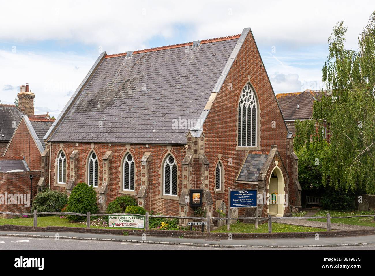 Trinity United Reformed Church Building in Billingshurst, einem großen Dorf in West Sussex, England Stockfoto