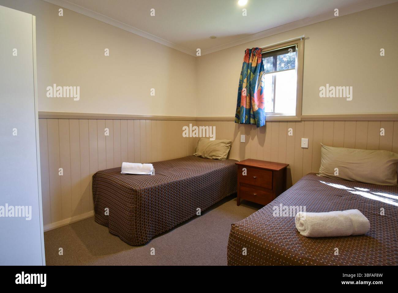 Schlafzimmer in einer Ferienhütte Stockfoto