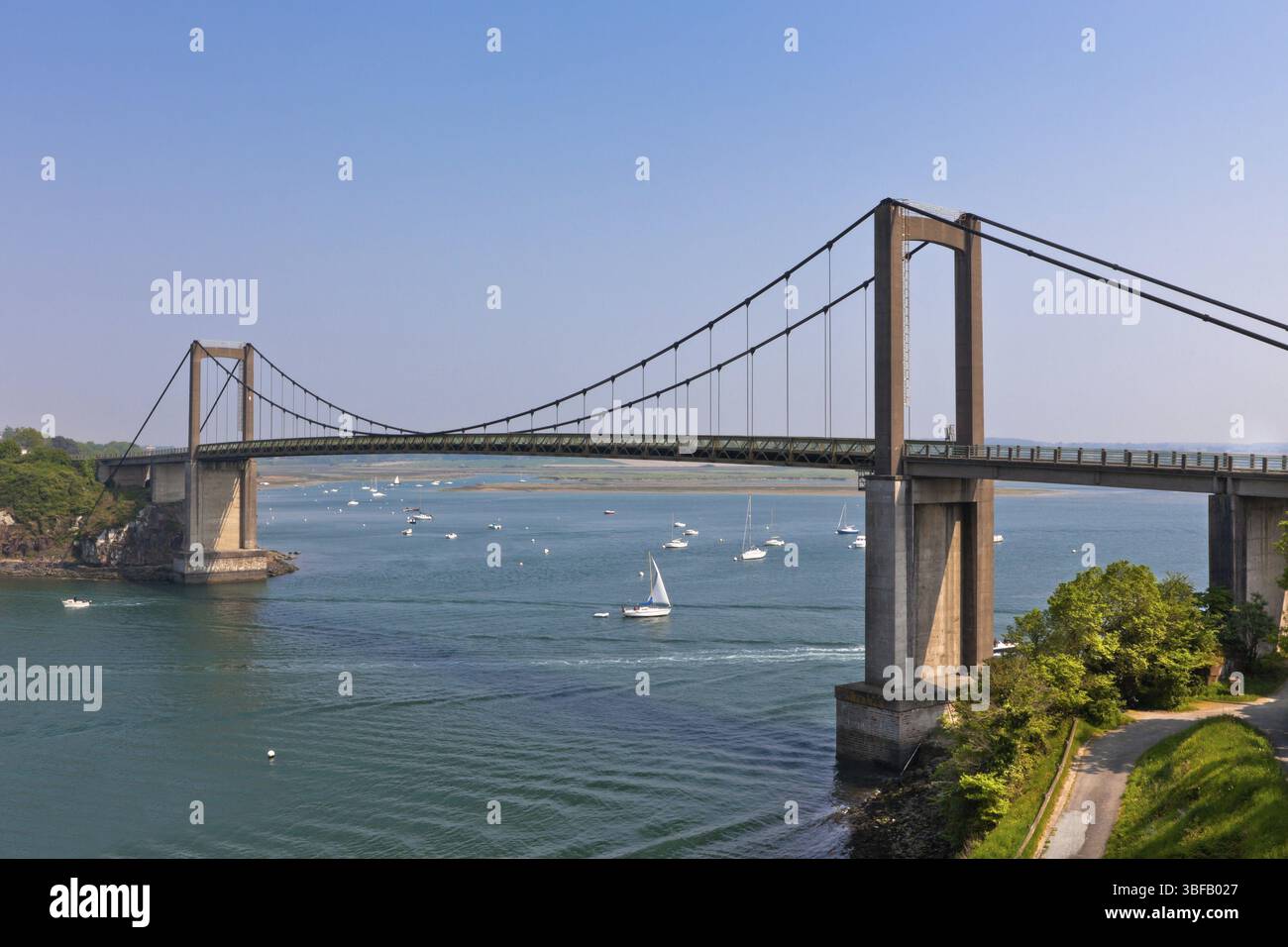 Alte Beton-Brücke im ländlichen Frankreich. Horizontalen Schuss Stockfoto