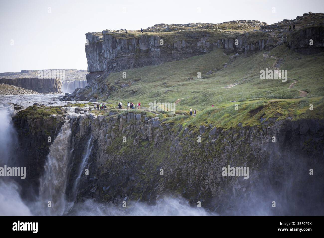 Wasserfall Dettifoss in Island bei bedecktem Wetter. Horizontalen Schuss Stockfoto