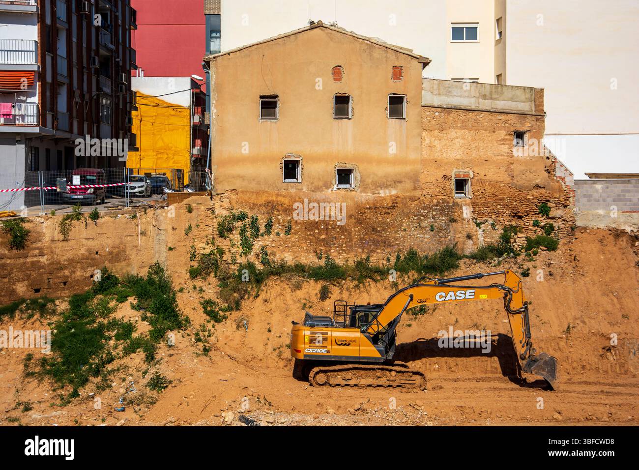 05/11/2025. Picanya, Valencia, Spanien. Sie passieren die sogenannte Schlucht Poyo in der valencianischen Stadt Picanya, wo mehr als 8 Menschen starben Stockfoto