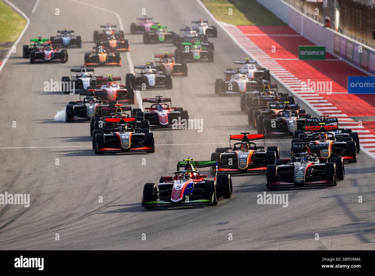Start des Rennens während der 5. Runde der FIA Formel-3-Meisterschaft 2025 vom 30. Mai bis 1. Juni 2025 auf dem Circuit de Barcelona-Catalunya in Montmelo, Spanien - Foto Charly López / DPPI Stockfoto