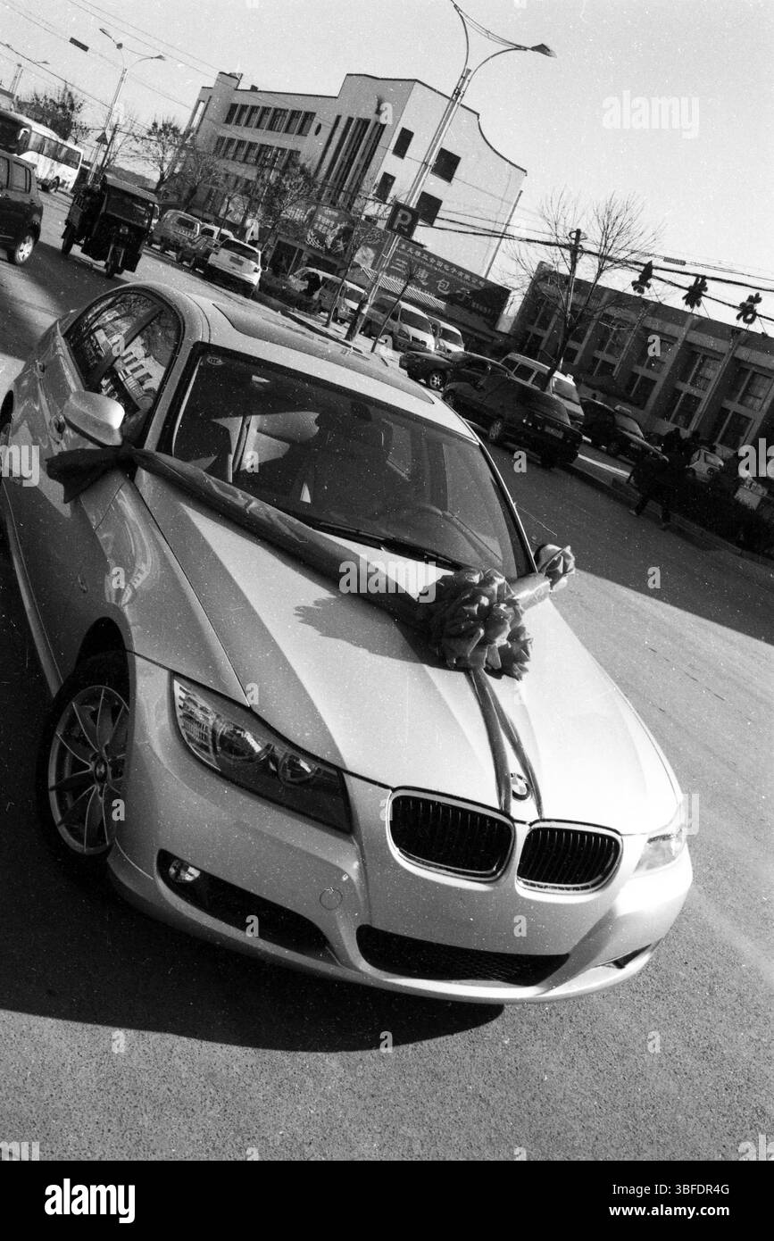 Anfang der 2010er Jahre parkte der neue BMW 3er auf der Roadside in Wudi County, Binzhou, Shandong Stockfoto