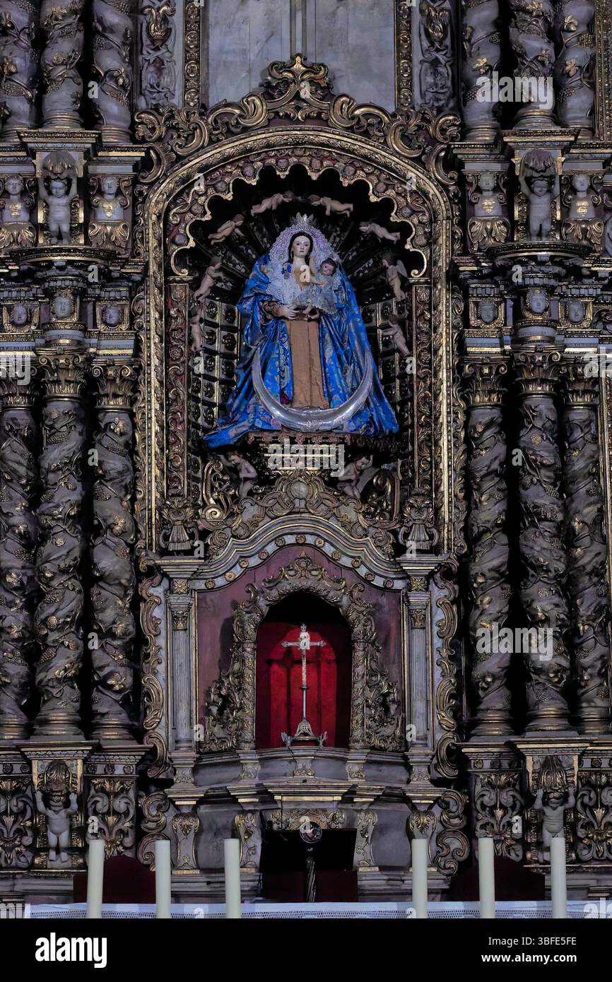 Barocker Altar mit der Jungfrau Maria in iglesia de la pena de Francia, Puerto de la cruz, Teneriffa Stockfoto