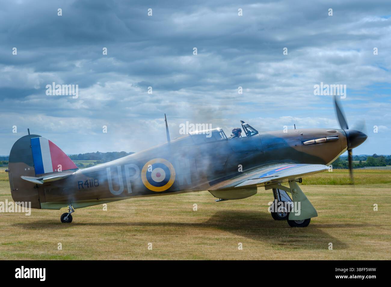 Kemble, Gloucestershire - Hawker Hurricane Mk1 R4118, ein Veteran der Schlacht von Großbritannien, befindet sich im Privatbesitz von Hurricane Heritage. Es begann mit Nr. 60 Stockfoto