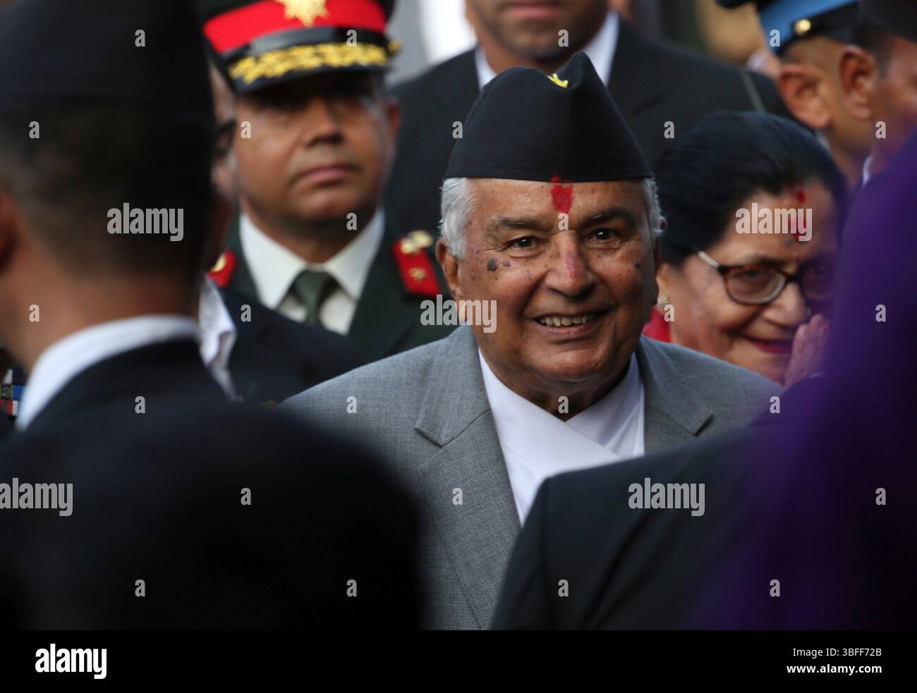 Lalitpur, Nepal. 1. Juni 2025: Nepals Präsident RAM Chandra Poudel besucht am 1. Juni 2025 das Bhoto Jatra, den letzten Tag des Rato Machhindranath Chariot Festivals in Jawalakhel in Lalitpur, Nepal. (Kreditbild: © Sunil Sharma/ZUMA Press Wire) NUR REDAKTIONELLE VERWENDUNG! Nicht für kommerzielle ZWECKE! Quelle: ZUMA Press, Inc./Alamy Live News Stockfoto