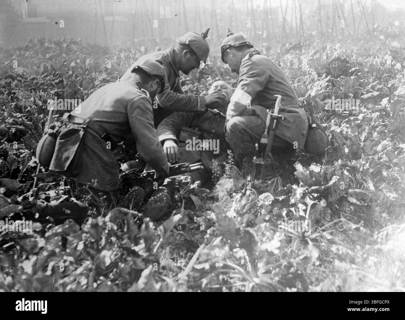 Deutsches Sanitär-Korps, Armeesarztdienst (Deutschland) und Verwundeter in Belgien während des Ersten Weltkriegs Stockfoto