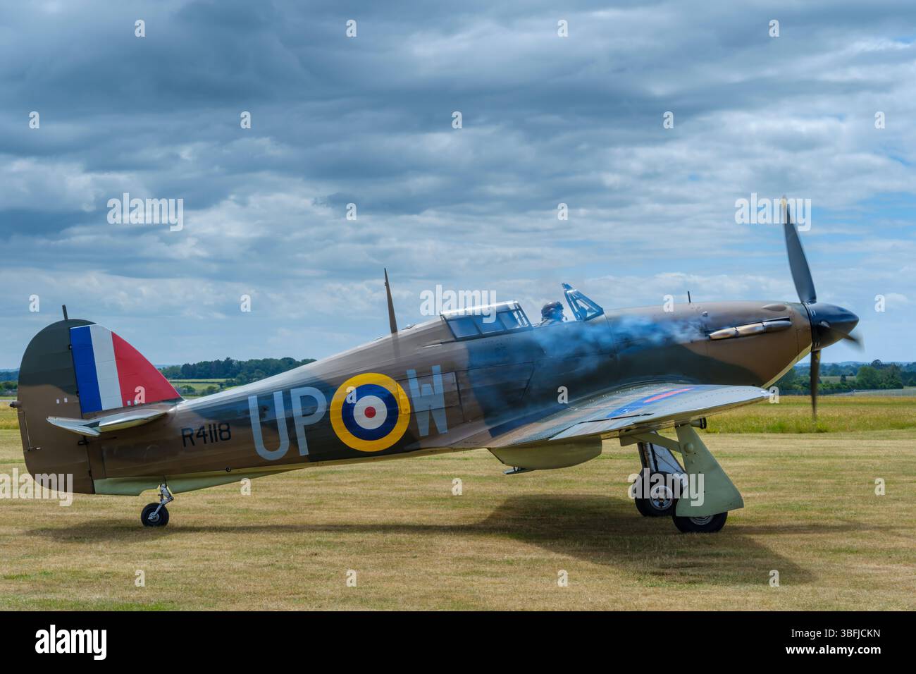 Kemble, Gloucestershire - Hawker Hurricane Mk1 R4118, ein Veteran der Schlacht von Großbritannien, befindet sich im Privatbesitz von Hurricane Heritage. Es begann mit Nr. 60 Stockfoto