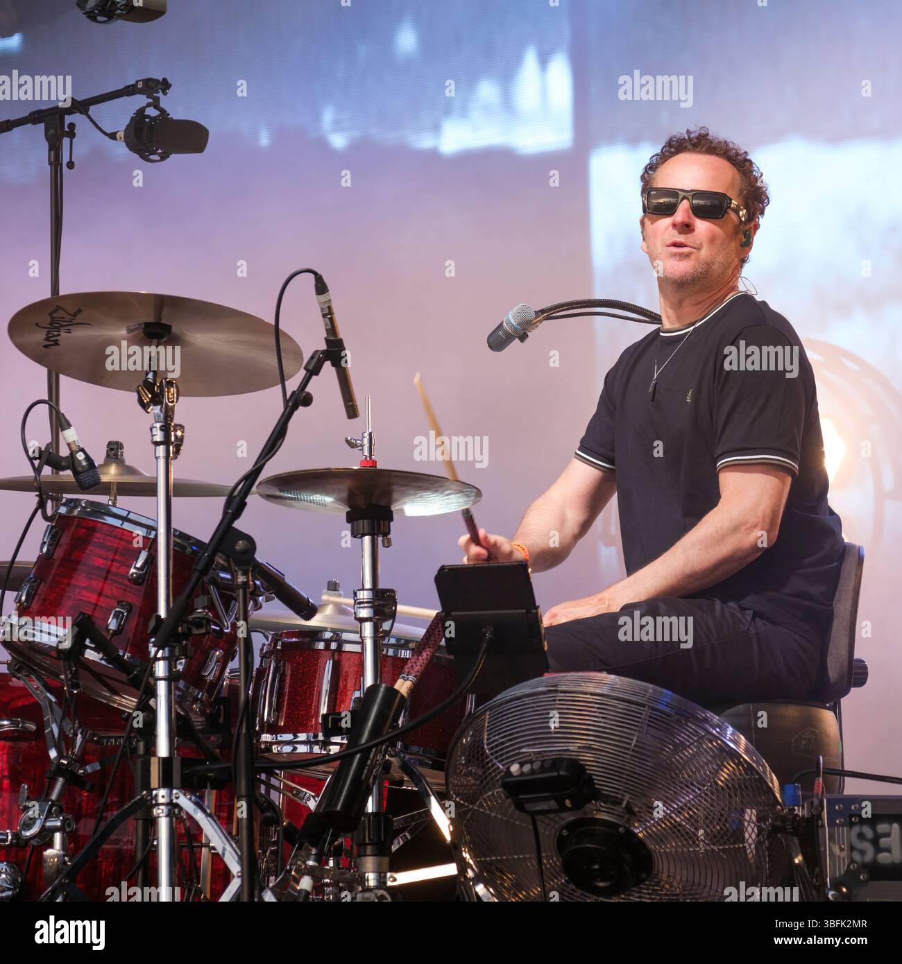 Andy Williams von The Doves tritt beim Wychwood Festival in Cheltenham auf. Juni 2025 Stockfoto