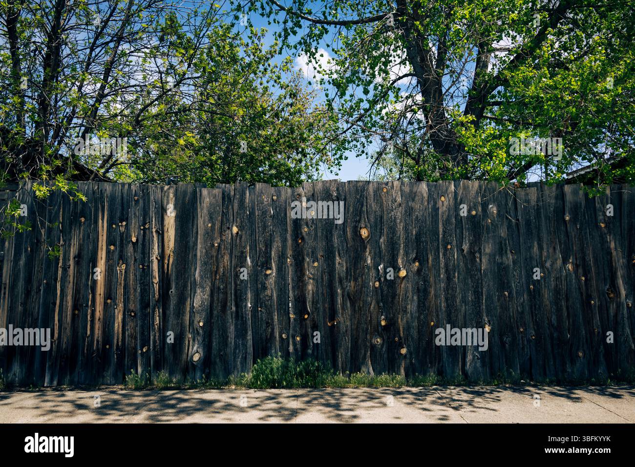 Holzzaun in der westlichen Stadt Nebraska, USA. Stockfoto
