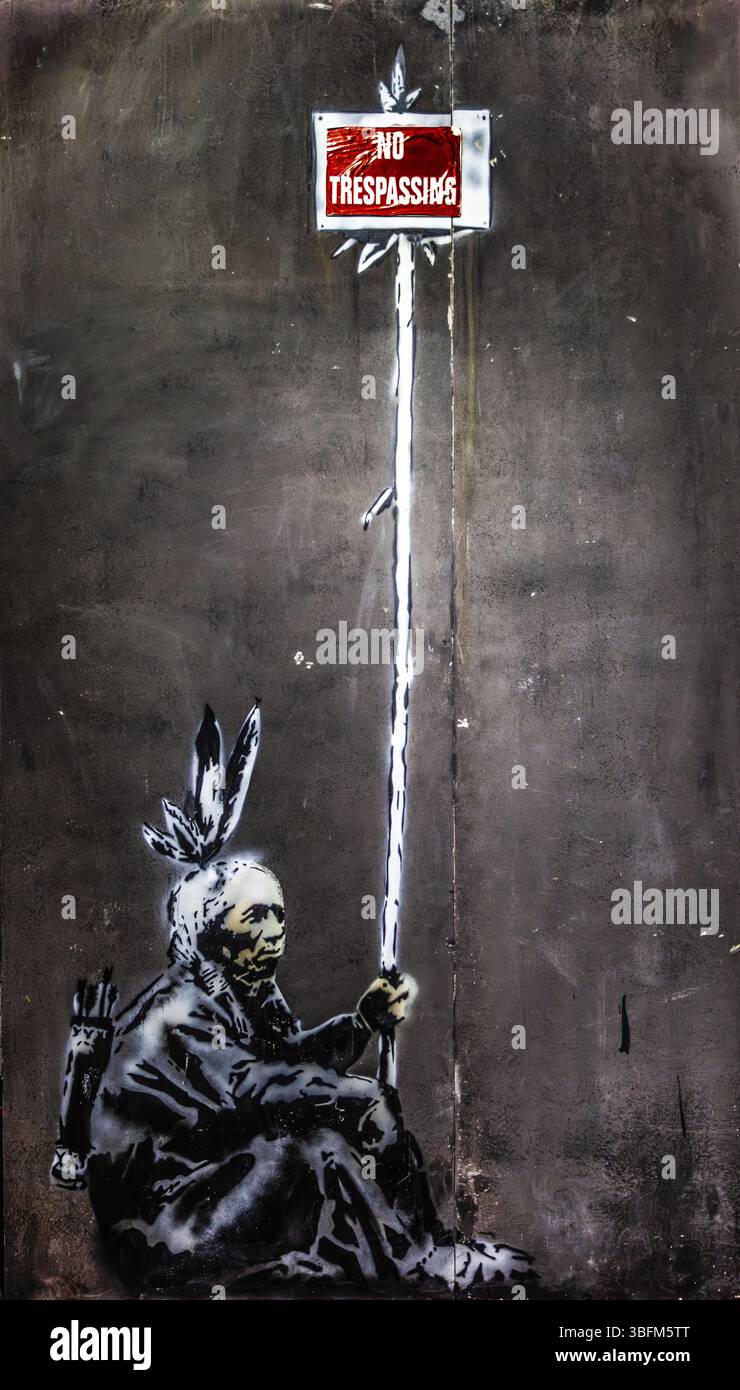 Banksy - Native American - No Trespassing, Mission District, San Francisco, Ausstellung The World of Banksy Stockfoto