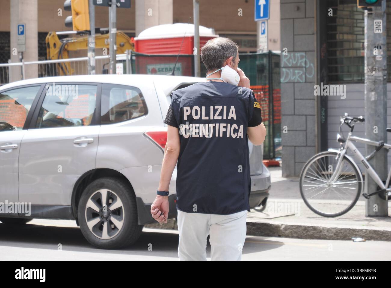 Bologna, Italien. Juni 2025. Bologna, Italia - Cronaca - 2 Giugno 2025 - Duplice omicidio coppia Gay auf der piazza DellÕUnitˆ - (Foto Michele Nucci/LaPresse) News - Bologna, Italien - 02. Juni 2025 - Doppelmord an schwulen Paaren auf der Piazza DellÕUnitˆ - (Foto Michele Nucci/LaPresse) Credit: LaPresse/Alamy Live News Stockfoto