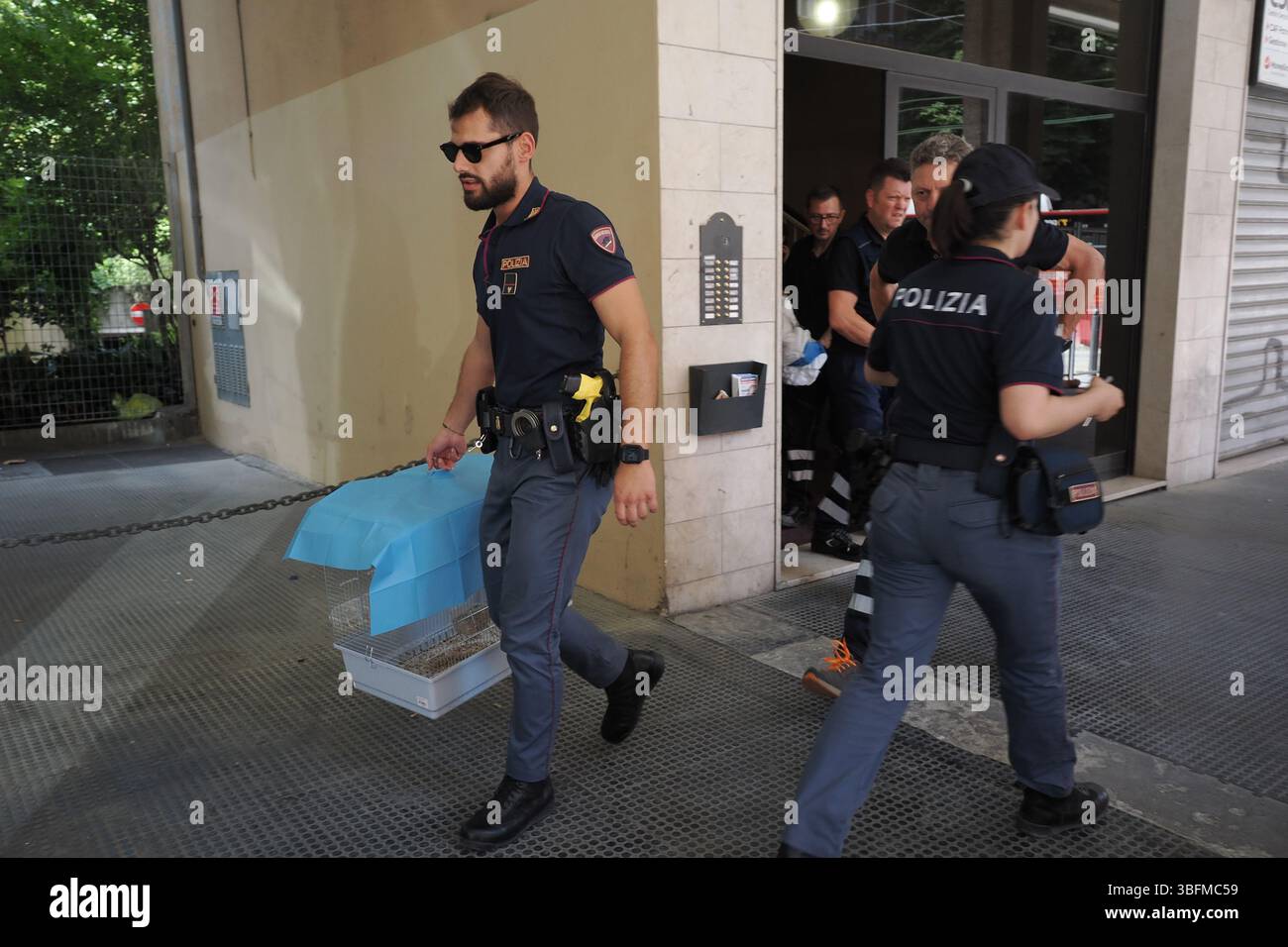 Bologna, Italien. Juni 2025. Bologna, Italia - Cronaca - 2 Giugno 2025 - Duplice omicidio coppia Gay auf der piazza DellÕUnitˆ - (Foto Michele Nucci/LaPresse) News - Bologna, Italien - 02. Juni 2025 - Doppelmord an schwulen Paaren auf der Piazza DellÕUnitˆ - (Foto Michele Nucci/LaPresse) Credit: LaPresse/Alamy Live News Stockfoto
