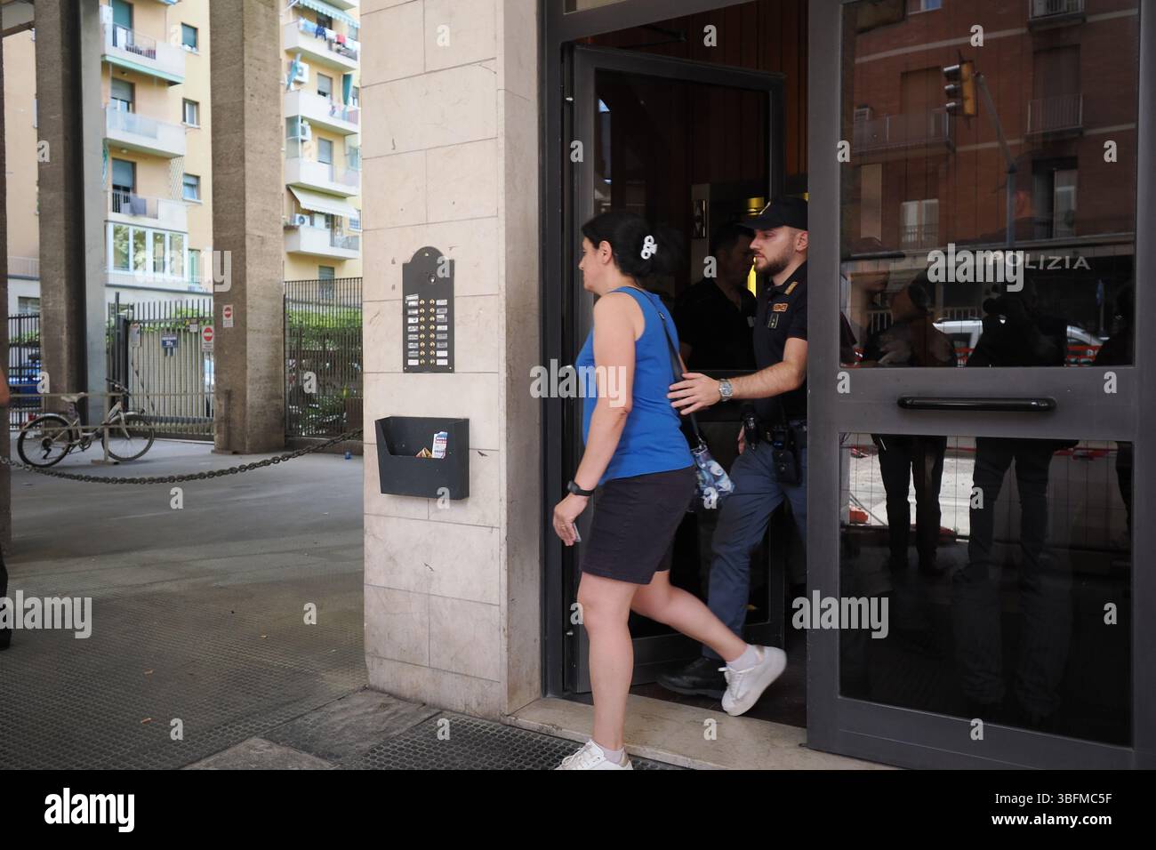 Bologna, Italien. Juni 2025. Bologna, Italia - Cronaca - 2 Giugno 2025 - Duplice omicidio coppia Gay auf der piazza DellÕUnitˆ - (Foto Michele Nucci/LaPresse) News - Bologna, Italien - 02. Juni 2025 - Doppelmord an schwulen Paaren auf der Piazza DellÕUnitˆ - (Foto Michele Nucci/LaPresse) Credit: LaPresse/Alamy Live News Stockfoto