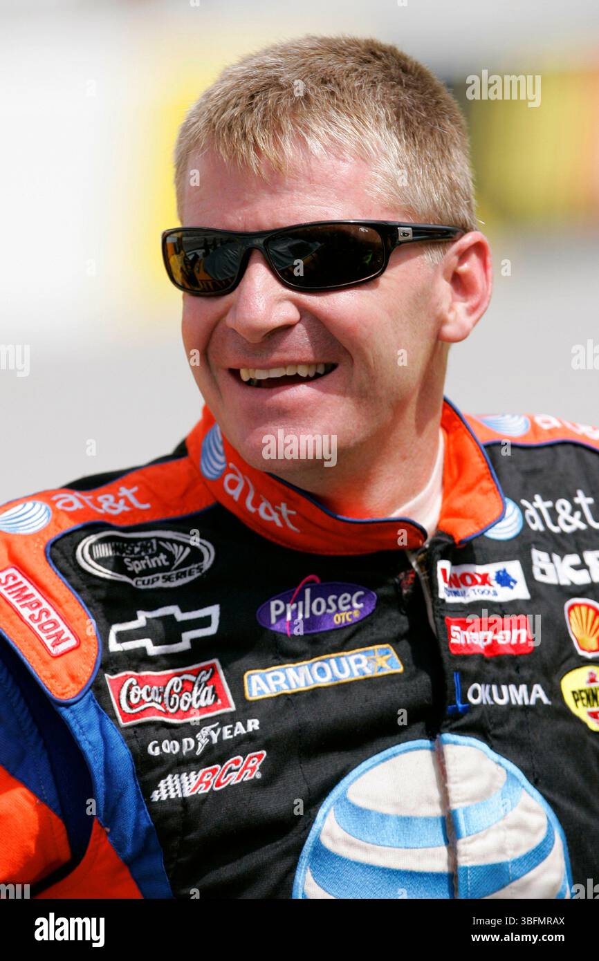 Bristol, TN, USA. August 2008. Bristol, TN - 23. August 2008: Jeff Burton während der Qualifikation für den Sharpie 500 auf dem Bristol Motor Speedway in Bristol, TN. (Kreditbild: © Walter G. Arce Sr./ASP via ZUMA Press Wire) NUR REDAKTIONELLE VERWENDUNG! Nicht für kommerzielle ZWECKE! Stockfoto