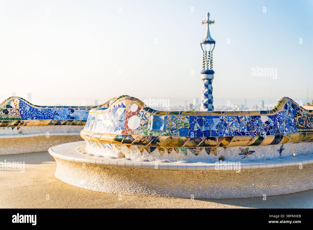 Blick auf den Parc Güell Touristenattraktion in Barcelona, Spanien, Landamrk-Architektur von Antoni Gaudi Stockfoto